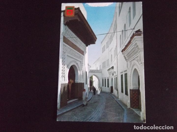 Postales: AFRICA-V45-MARRUECOS-CIRCULADA-N&ordm;29-TETUAN-CALLE Y PUERTA DEL MECHUAR-DLB.9867-IX