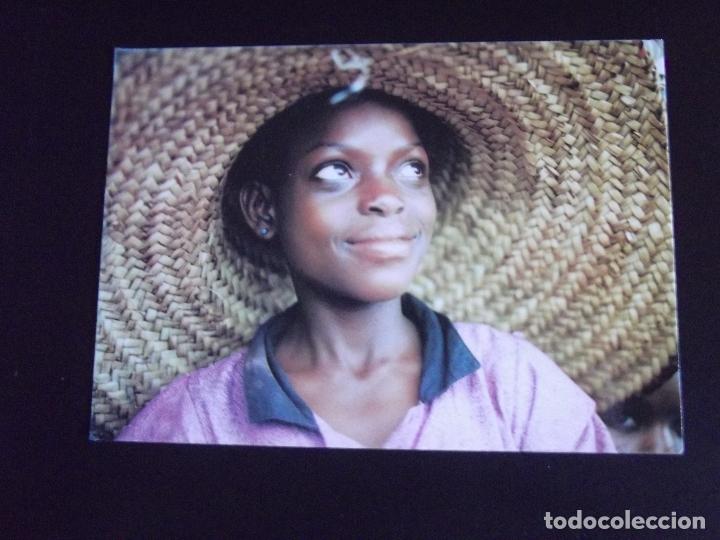 Postales: AFRICA-V45-NIGERIA-A BIG HAT FOR A SUNNY DAY...-Nr.119B