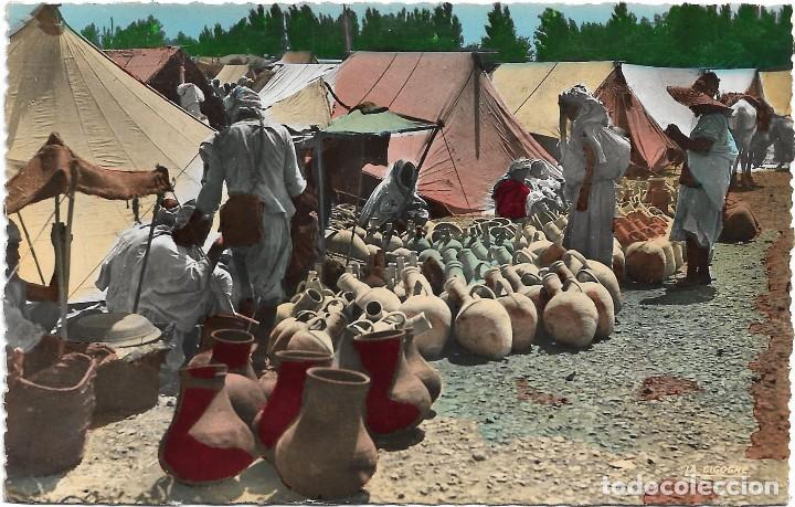 Cartoline: MARRUECOS .- SCENES ET TYPES .- MARCHANDS DE POTERIES .- EDITION LA CIGOGNE N&ordm; 95.000.43