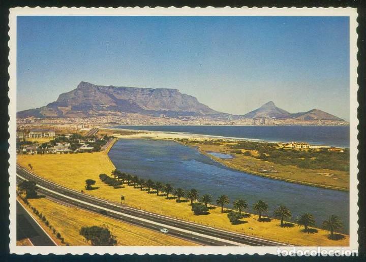 Postais: Sud&aacute;frica. Cape Town. *An uninterrupted view of Table Mountain...* Nueva.