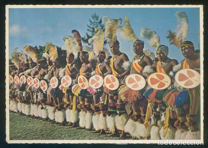 Postais: Sud&aacute;frica. *Group of African Dancers...* Ed. Protea Colour Prints n&ordm; 145. Circulada 1974. Ver dorso.