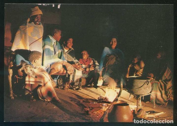 Cartes Postales: Sud&aacute;frica. Lesotho. *Mosotho family...* Ed. Sole Distributions. Nueva.