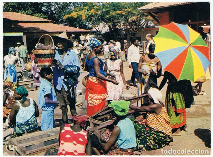 Postais: Postal Africa en couleurs. March&eacute; Africain. Escrita