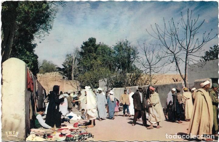 Postais: MAROC FOLKLORE UN SOUK AUX TISSUS .- EDITIONS LA CIGOGNE