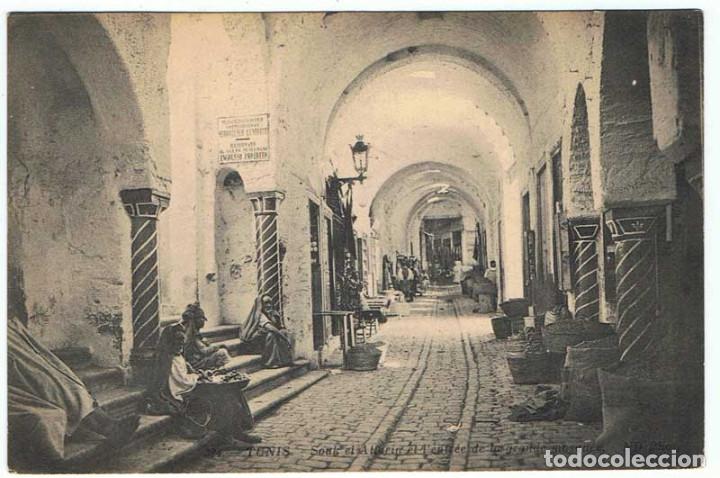 Postais: Postal Tunez. Souk el Allarin el l'entr&eacute;e de la grande mosqu&eacute;e. N&ordm; 324