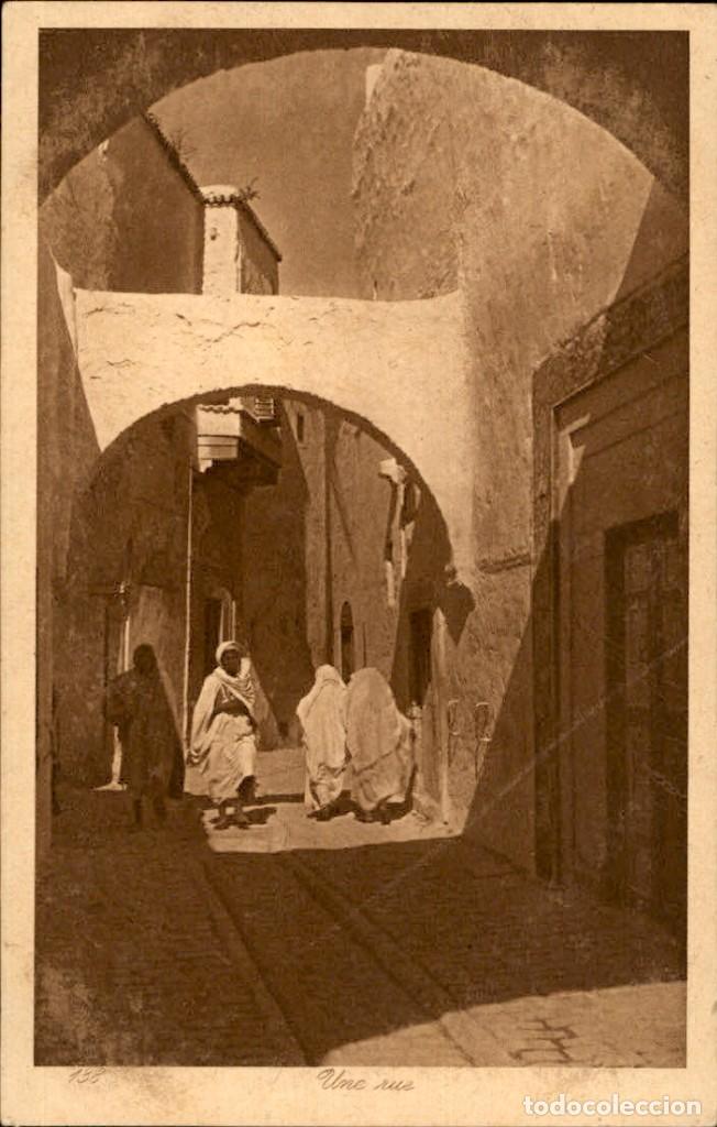 Postales: Original - Scenes et types 138 Une rue &ndash; Magred &ndash; 14 x 9 cms - CPA