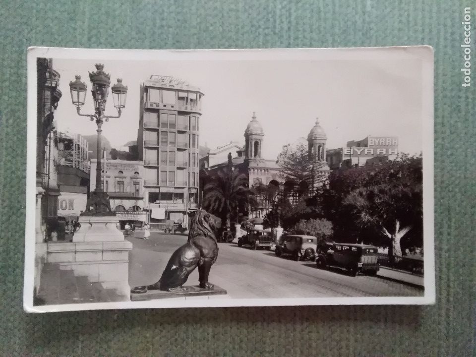 Cartoline: POSTAL ORAN - RUE DE L'HOTEL DE VILLE ET LE THEATRE