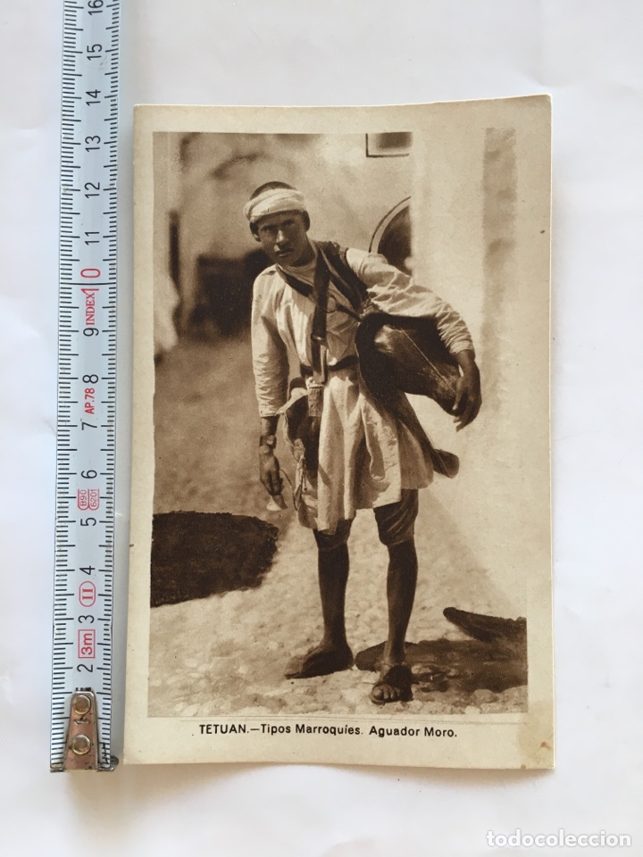 Postales: POSTAL. TETU&Aacute;N. TIPOS MARROQU&Iacute;ES. AGUADOR MORO. EDICIONES M. ARRIBAS.