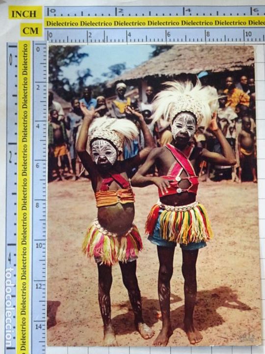 Cartes Postales: POSTAL DE &Aacute;FRICA SUBSAHARIANA. ESCENA VIVA TIPISMO FOLKLORE. M&Aacute;SCARA TRIBAL TRIBU NI&Ntilde;OS DANZA. 2578