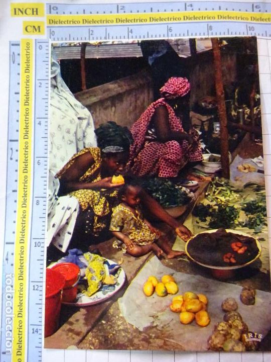 Cartes Postales: POSTAL DE &Aacute;FRICA SUBSAHARIANA. ESCENA VIVA TIPISMO FOLKLORE &Eacute;TNICA. MUJER MADRE BEBE SENEGAL. 822