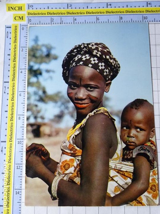 Cartoline: POSTAL DE &Aacute;FRICA SUBSAHARIANA. ESCENA VIVA TIPISMO FOLKLORE &Eacute;TNICA. JOVEN MADRE Y BEBE. 1537