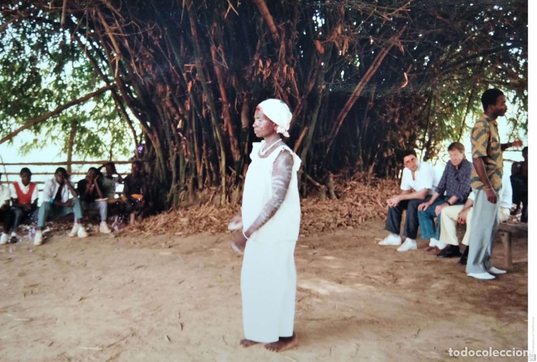 Postkarten: Foto n&ordm; 240. Ayuda humanitaria a Acra (Ghana). Foto en Color.