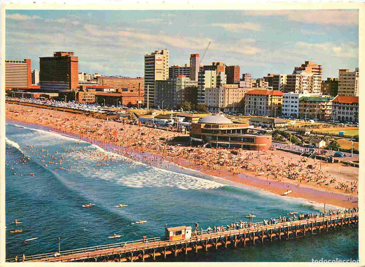 Cartes Postales: Carte Postale - Afrique du Sud - Durban - Surf-riders swimmers and sunbathers crowd a section of Sou