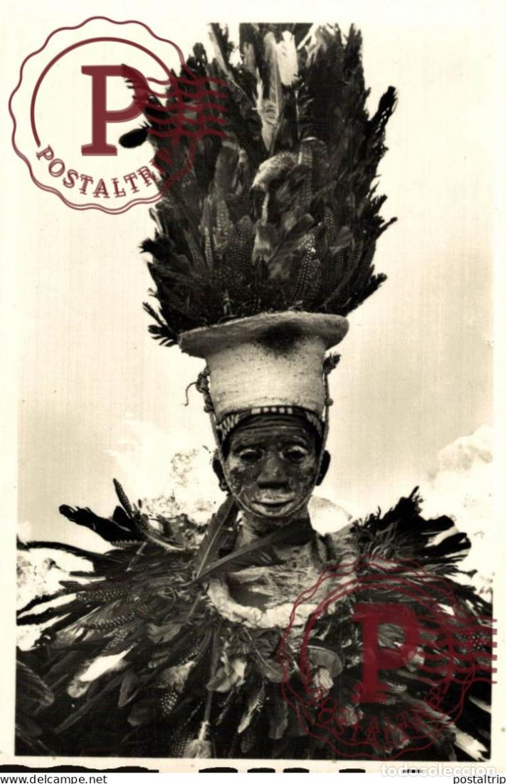 Postales: GUINEA. GUINEE Danseur oiseau costum&eacute; de plumes