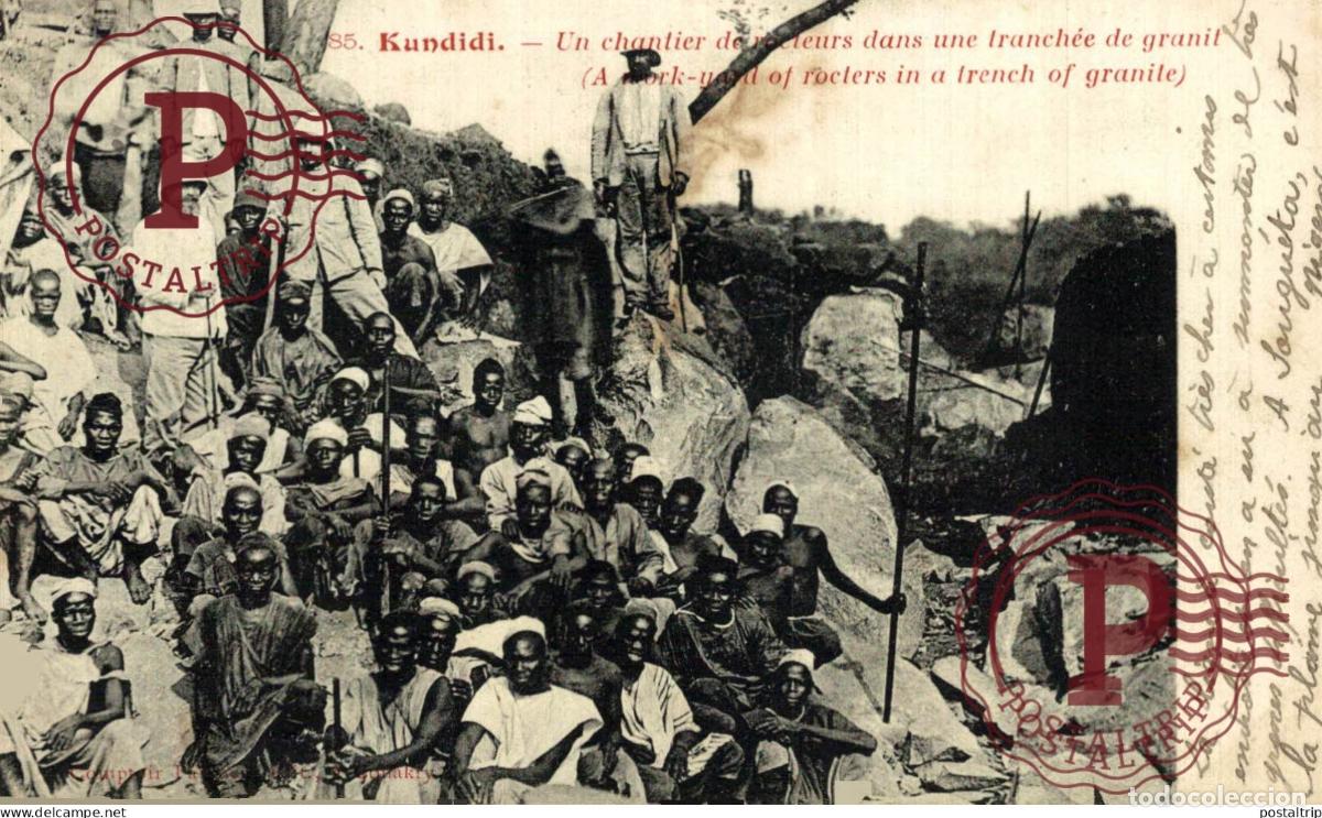 Postales: GUINEA. GUINEE FRAN&Ccedil;AISE. Kundidi - Un chantier de rocteurs dans une tranch&eacute;e de granit