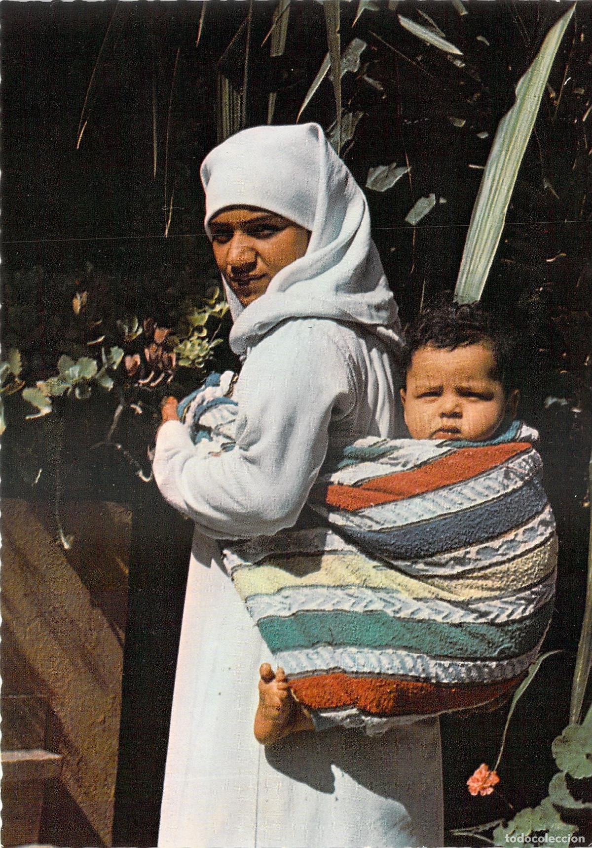 Postales: Postal de Mujer con Beb&eacute; en Marrakech Marruecos Escena T&iacute;pica