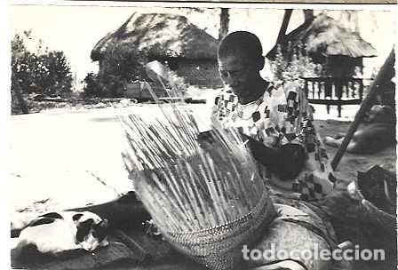 Postales: Zambezia ++ y Postale, Ayuntamiento, esposa del viejo Nicomede (2231)