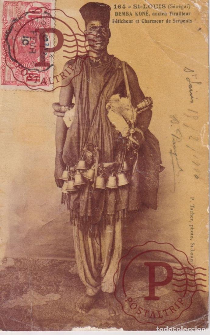 Postales: SENEGAL. SAINT LOUIS - Demba Kon&eacute;,ancien tirailleur f&eacute;ticheur et charmeur de serpents. deteriorada.