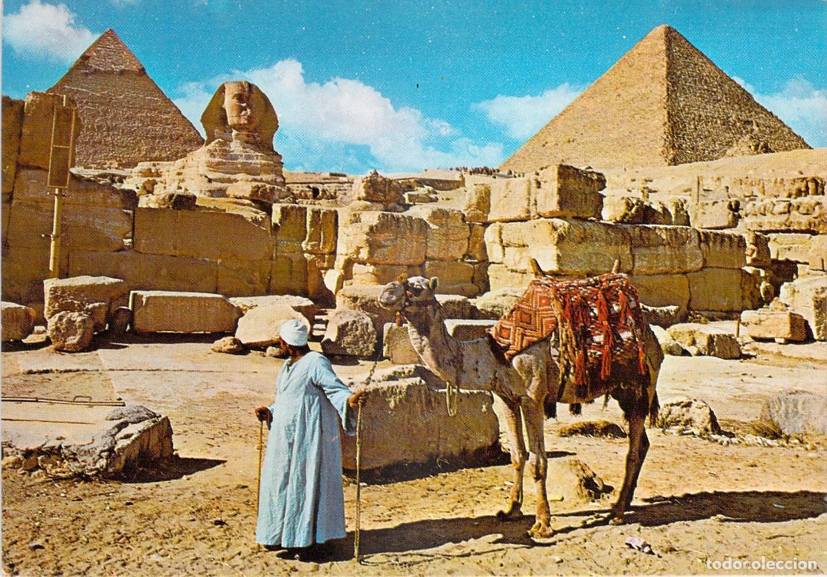 Postales: Postal de la Gran Esfinge y la Pir&aacute;mide de Keops en Giza, Egipto