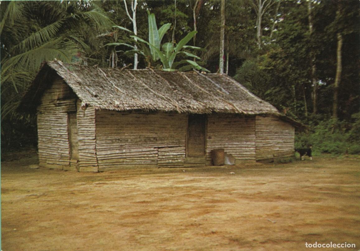 Postales: GUINEA ECUATORIAL. Casa tradicional en EBEBIYIN. Sin circular. ED. GRUPO DE AYUDA A LAS REALIZACIONE