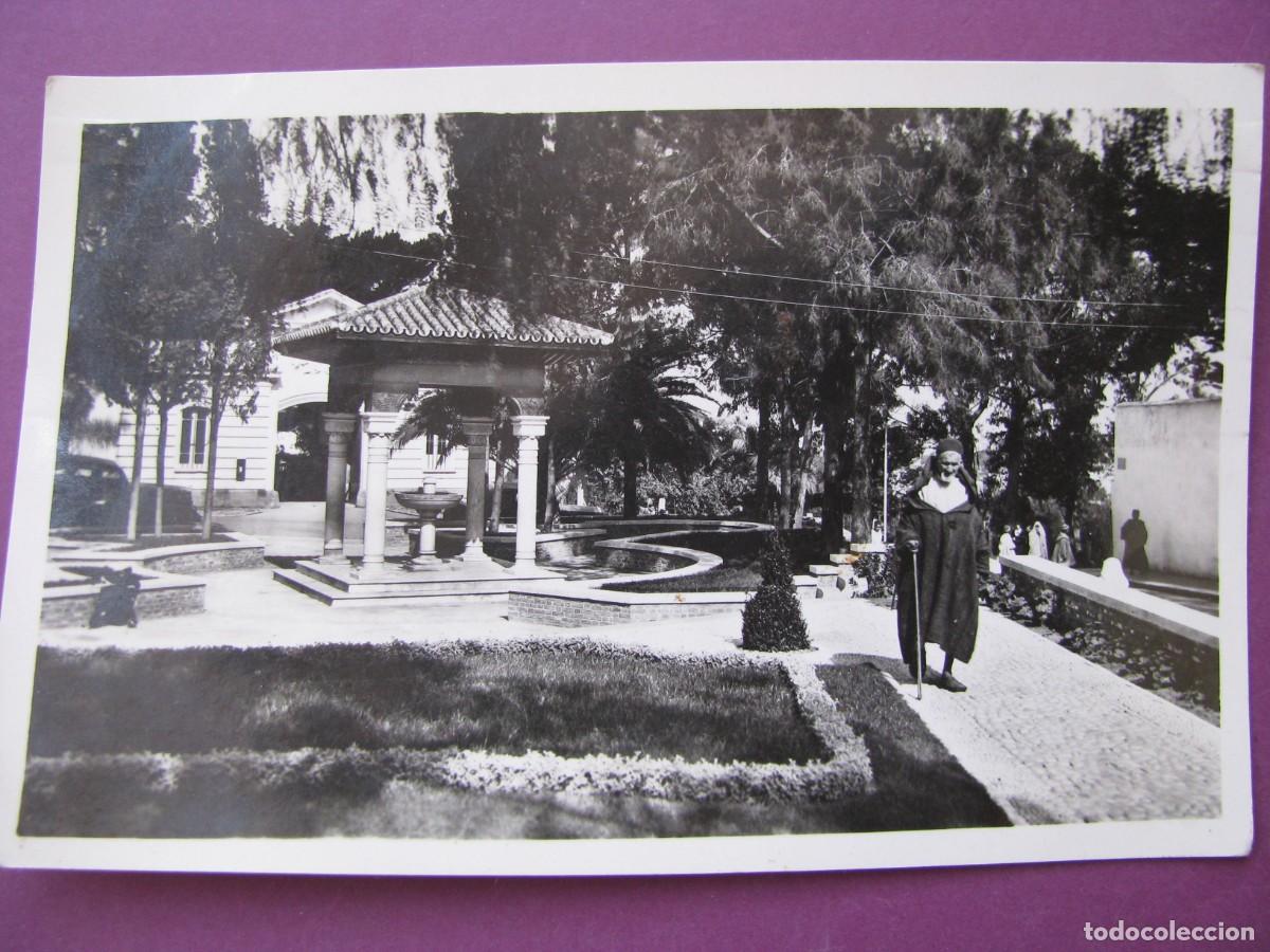 Postales: POSTAL FOTOGRAFICA DE TANGER. LE JARDIN DE LA LEGATION ANGLAISE. ESCRITA 1950