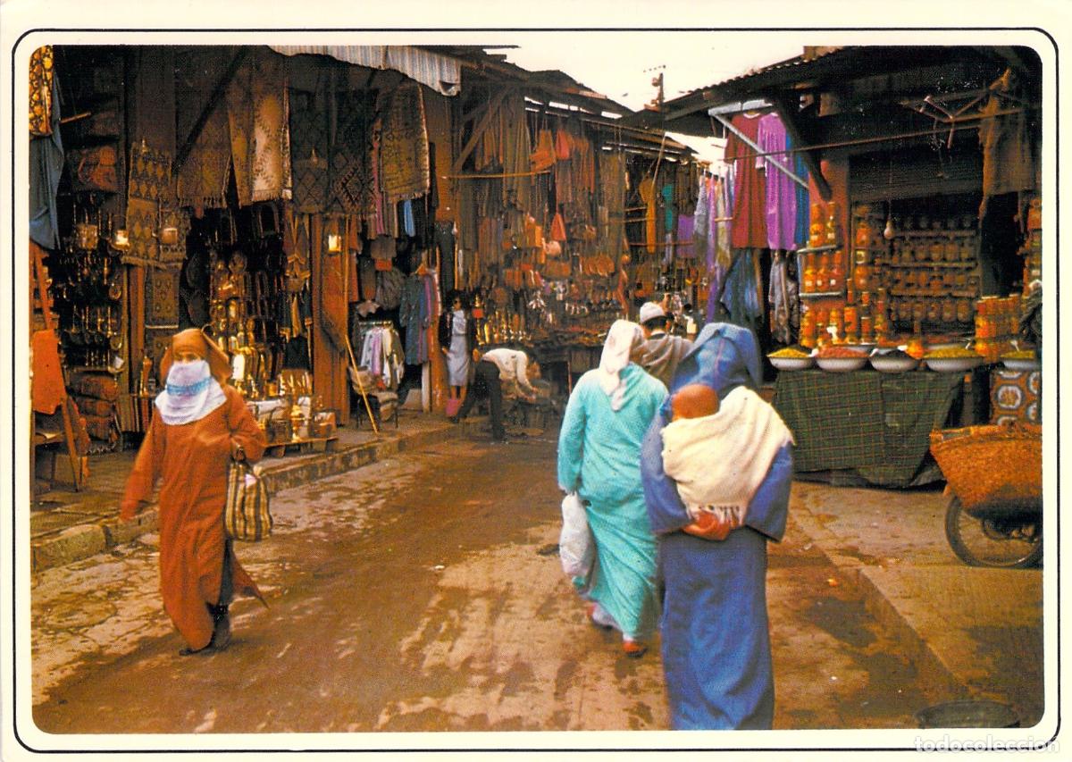Postales: Postal de Calle T&iacute;pica y Zoco Semmarine en Marrakech