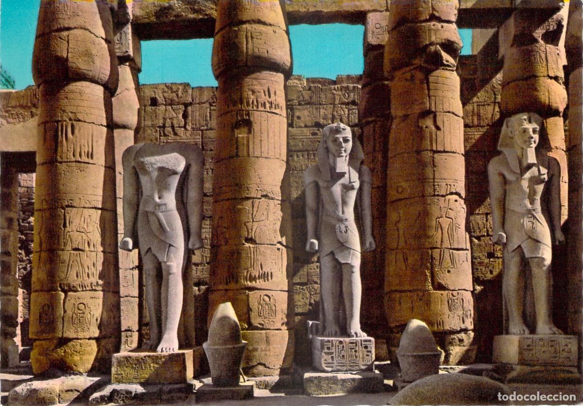 Postales: Postal del Templo de Am&oacute;n en Luxor con Estatuas de Rams&eacute;s II