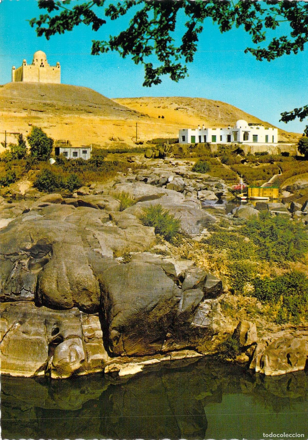 Postales: Postal de Asu&aacute;n, Egipto: Mausoleo de Aga Khan y Villa de la B&eacute;gum