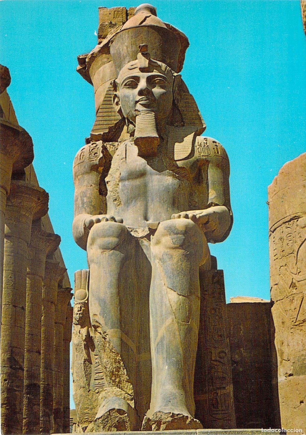 Postales: Postal del Templo de Luxor con la Estatua de Rams&eacute;s II en Egipto