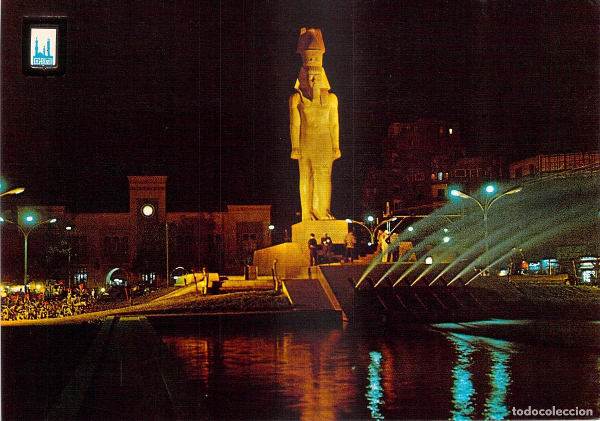 Postales: Postal Estatua de Rams&eacute;s II de Noche en El Cairo