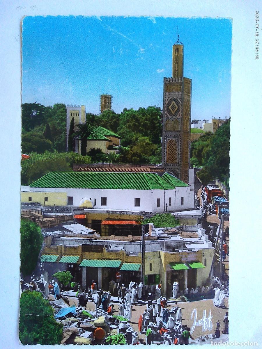 Postales: POSTAL DE TANGER ( MARRUECOS ): GRAN ZOCO Y LA MEZQUITA . A&Ntilde;OS 50 COLOREADA Y CON SELLO
