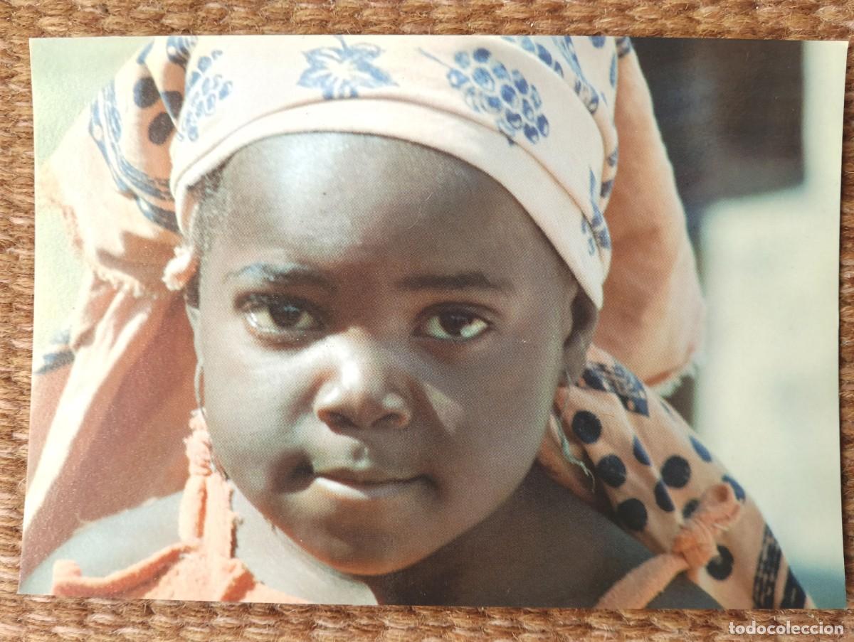 Postales: NI&Ntilde;A DE MOZAMBIQUE .....