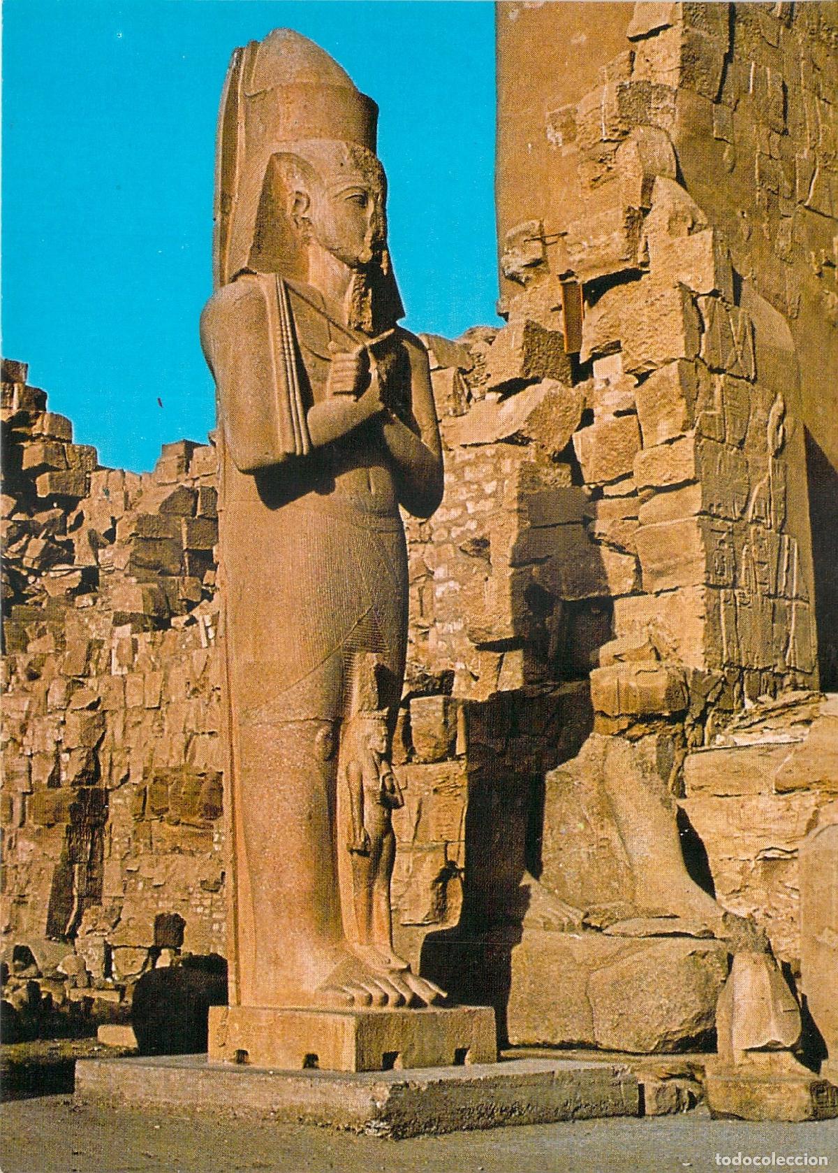 Postales: Postal de Luxor con Estatua del Fara&oacute;n Pinutem, Egipto