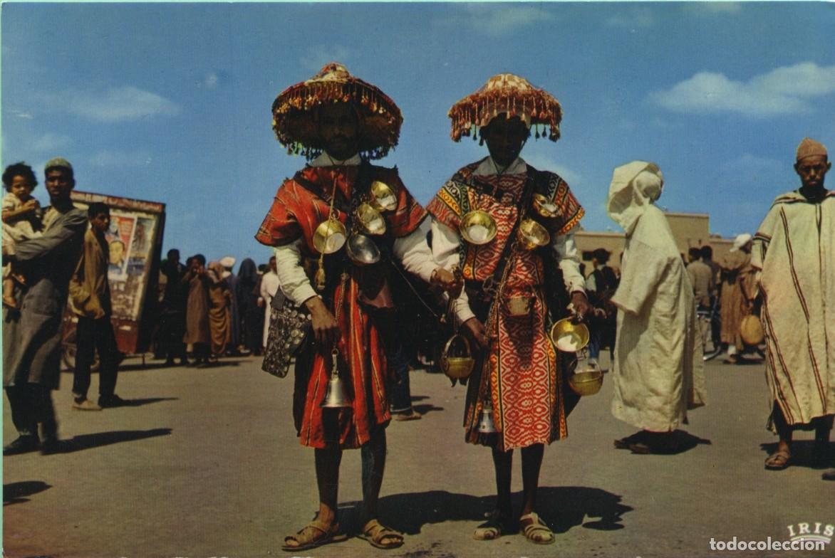 Postales: MARRAKECH. Marruecos. Portadores de agua en la plaza Djemaa. Sin circular. ED. EXCLUSIVAS SOCHEPRESS