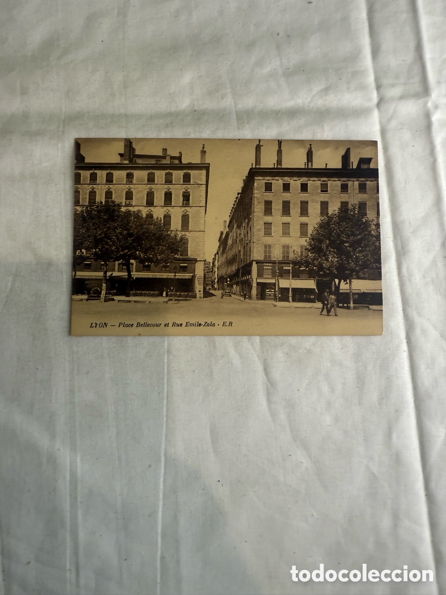 Postales: Postal Lyon &ndash; Place Bellecour y Rue &Eacute;mile Zola &ndash; Blanco y negro &ndash; Original de la &eacute;poca