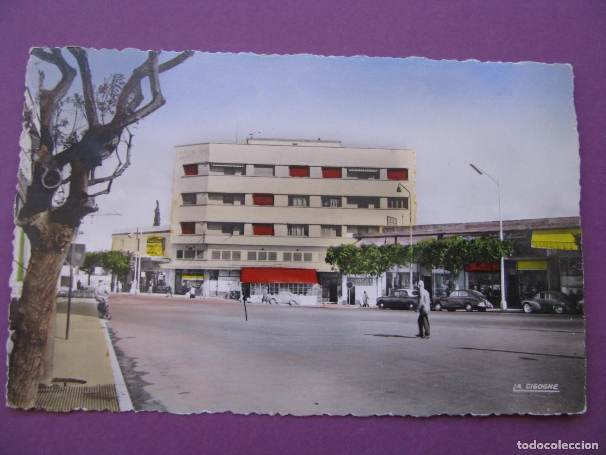 Postales: POSTAL FOTOGRAFICA DE MARRUECOS. MEKNES. PLACE DE GAULLE IMMUEBLE SALESSY. ESCRITA
