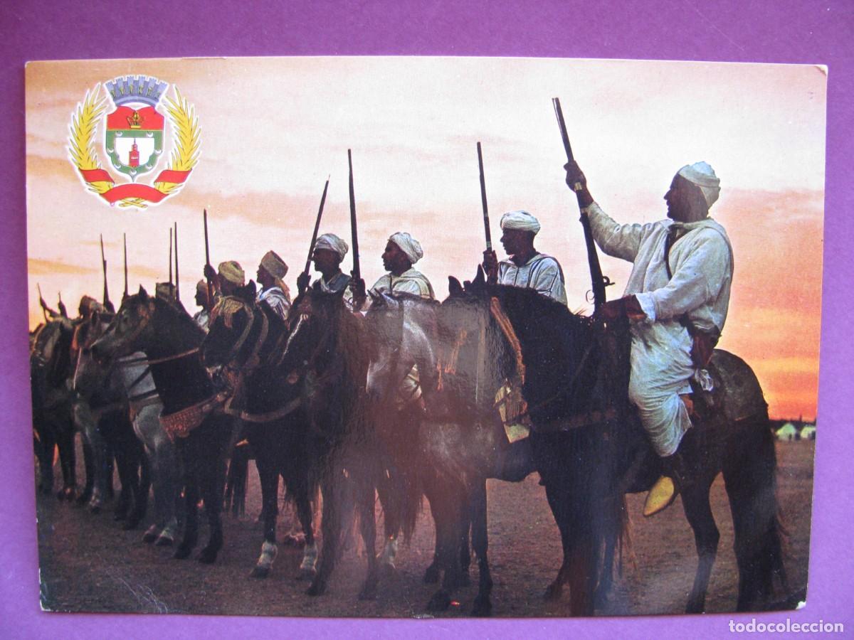 Postales: POSTAL DE MARRUECOS. MARRAKECH. ARMOIRIES DE LA VILLE ET LA FANTASIA. ESCRITA 1971