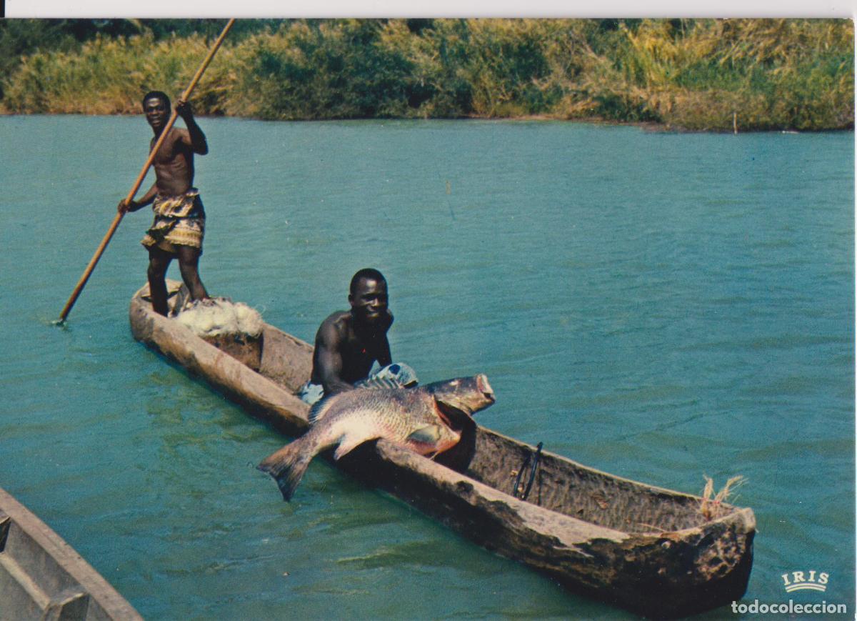 Postales: AFRICA EN COLORES &ndash; PESCA FLUVIAL &ndash; IRIS 5884 &ndash; S/C