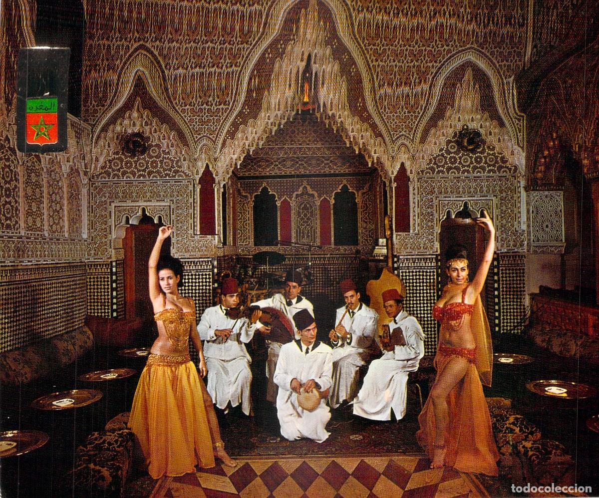 Postales: Postal de T&aacute;nger Koutubia Palace con bailarina y m&uacute;sicos tradicionales