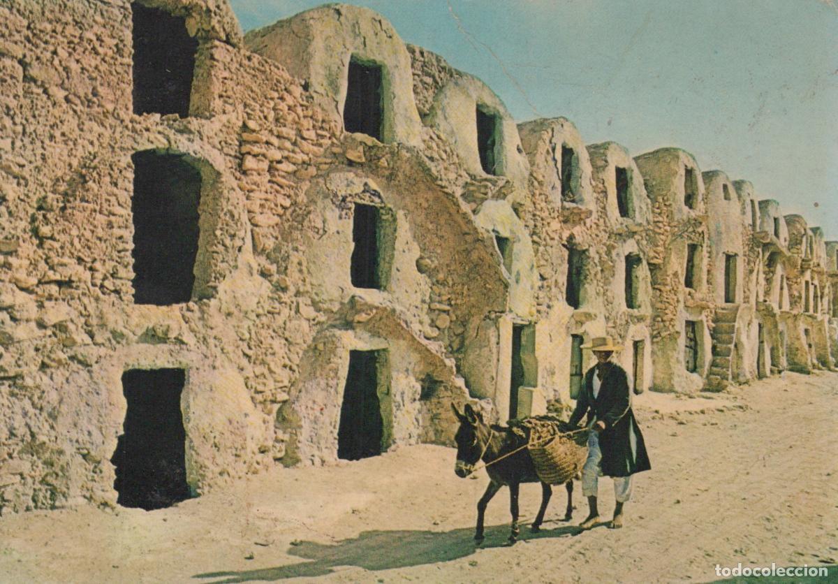 Postales: Tunisia Mednine Tunisie Ghorfas Architecture Homme &Acirc;ne Unposted *YAE720