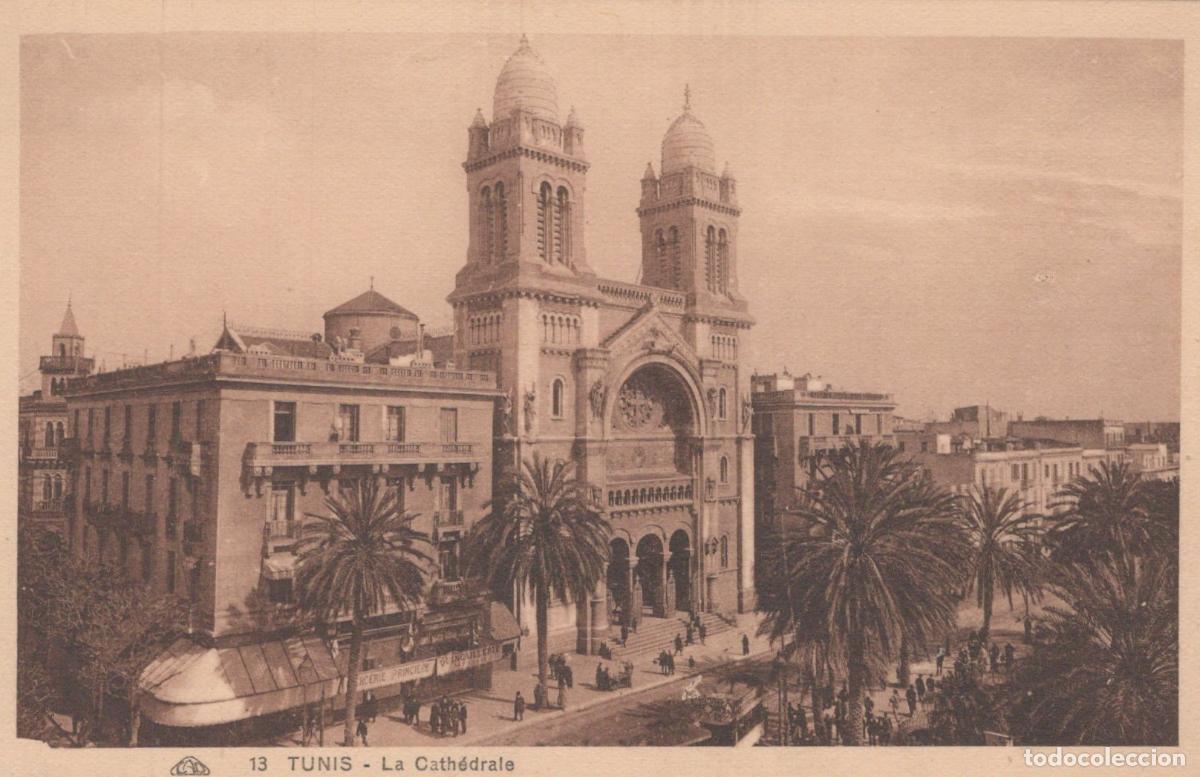 Postales: Tunis Saint Vincent de Paul Cathedral, Street View with Palm Trees *YAG725