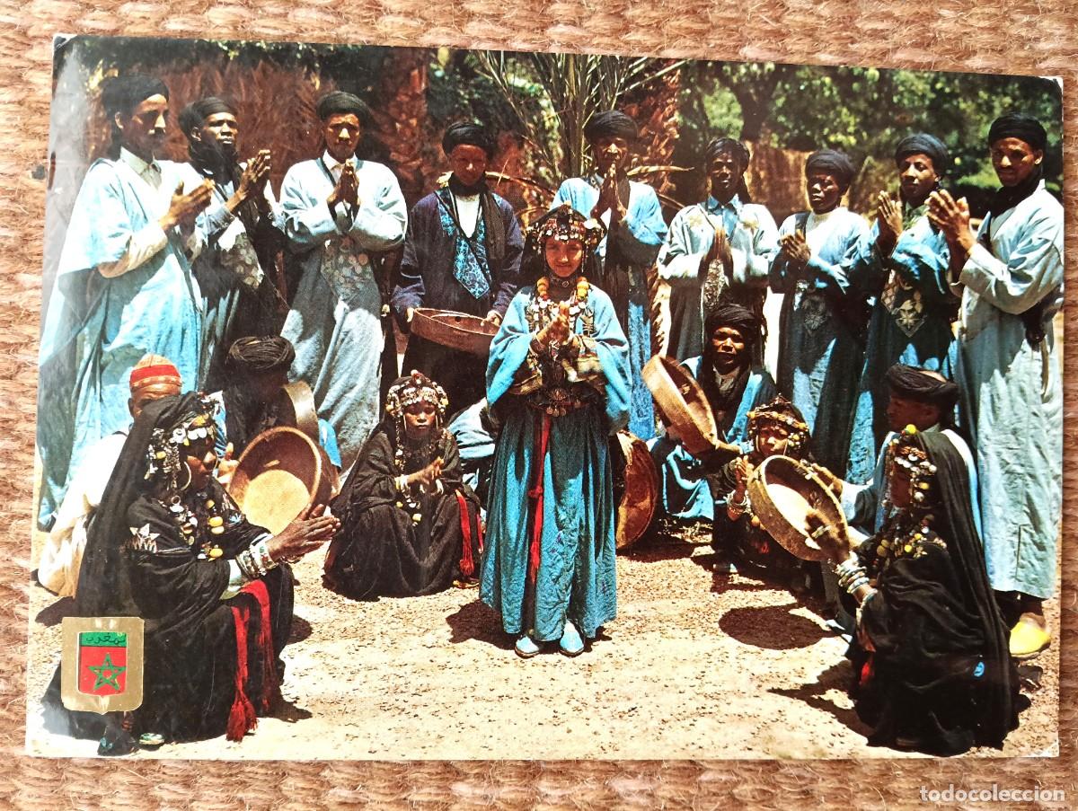 Postales: MARRUECOS - GRUPO FOLKLORICO - ED. KOMAROC - CIRCULADA A PUERTO DE SAGUNTO - VALENCIA