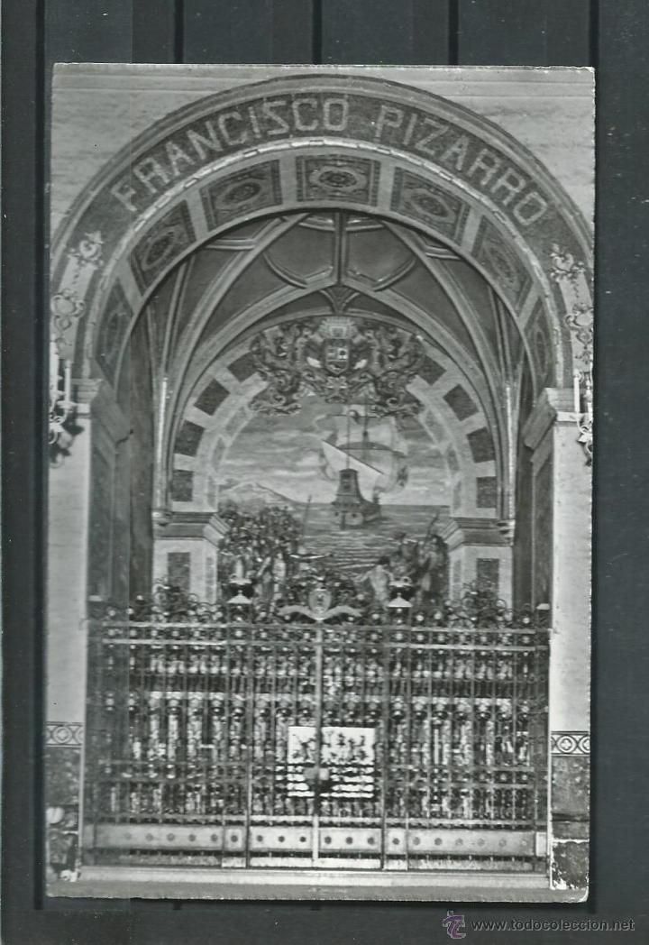 Postkarten: 3 POSTALES FOTOGRAFICAS DE PERU -HOSPITAL-IGLESIA Y TUMBA DE PIZARRO - FOTOS DE SWISS - SIN CIRCULAR
