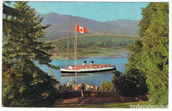 Postales: Postal del barco S. S. Princess Patricia passing under The Lion's Gate Bridge, Canad&aacute;