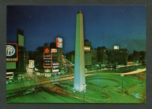 Postcards: Argentina. Buenos Aires. *Vista nocturna del Obelisco y Plaza de la Rep&uacute;blica* Nueva.