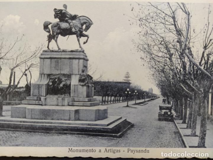 Postais: URUGUAY-PAYSANDU-MONUMENTO A ARTIGAS-COCHE-ED&middot;M.A.BACCARO-POSTAL ANTIGUA-(64.909)