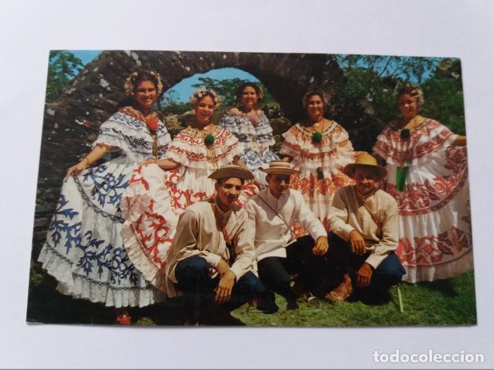 Cartoline: POSTAL - GRUPO DE UN CONJUNTO FOLKLORICO - TRAJES TIPICOS - PANAM&Aacute;