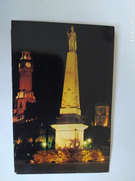 Cartoline: Argentina - 1970 - Buenos aires - La hist&oacute;rica pir&aacute;mide en la plaza de mayo (10,2x6,7cm) - S/C