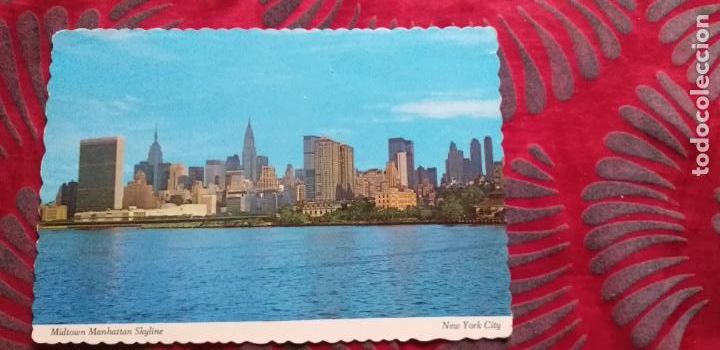 Cartoline: ESTADOS UNIDOS-V49-CIRCULADA-MIDTOWN MANHATTAN SKYLINE-NEW YORK CITY