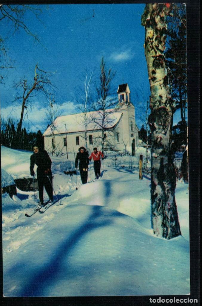Postales: Skiers by the chapel at Lac Beauport Quebec Canada. / Circulada A&ntilde;os 50